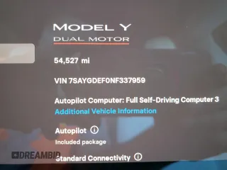 2022 Tesla Model Y Performance z VIN 7SAYGDEF0NF337959, wystawiony jako Copart lot #56871985 z przebiegiem 54 527 mil mil oraz Szkoda całkowita • Salvage title. Historia ofert i sprzedaży dostępna na DreamBid. Obrazek 9.
