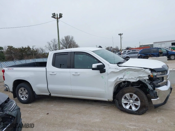 2019 Chevrolet Silverado 1500 LT with VIN 1GCRYDED3KZ216524, listed as a IAAI auction lot 41935467 with 58,686 mi miles. Bid and sale history available at carsss.com. Image 13.