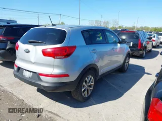 2016 Kia Sportage LX with VIN KNDPB3AC4G7812616, listed as a IAAI auction lot 42118087 with 179,500 mi miles. Bid and sale history available at carsss.com. Image 4.