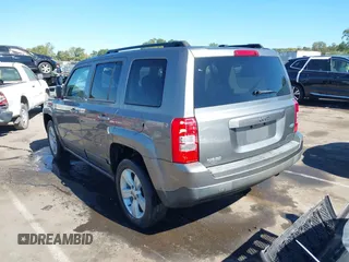 2013 Jeep Patriot Latitude with VIN 1C4NJPFB7DD254744, listed as a IAAI auction lot 40540820 with 129,465 mi miles and . Bid and sale history available at carsss.com. Image 3.