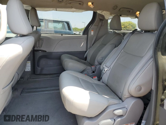 2018 Toyota Sienna XLE Auto Access Seat with VIN 5TDYZ3DC2JS915820, listed as a Copart auction lot 62130445 with 146,607 mi miles and Salvage title. Bid and sale history available at DreamBid. Image 11.