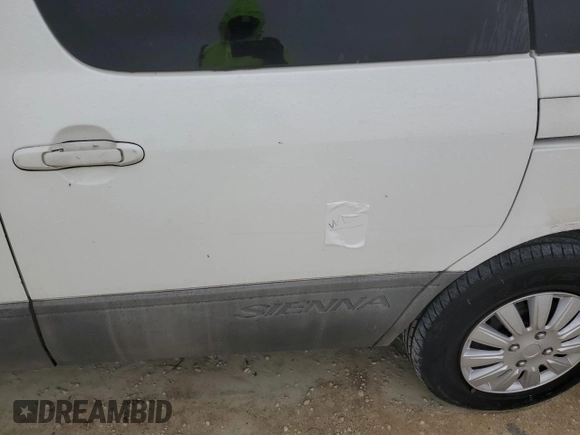 2001 Toyota Sienna LE with VIN 4T3ZF13C21U369506, listed as a Copart auction lot 74561634 with 0 mi miles and Salvage Title. Bid and sale history available at carsss.com. Image 13.