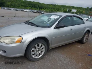 2004 Chrysler Sebring LX z VIN 1C3EL46X44N364069, wystawiony jako IAAI lot #42467873 z przebiegiem 153 241 mil mil oraz . Historia ofert i sprzedaży dostępna na DreamBid. Obrazek 2.