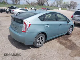 2015 Toyota Prius Four with VIN JTDKN3DU0F1885117, listed as a IAAI auction lot 42067117 with 152,786 mi miles and . Bid and sale history available at DreamBid. Image 4.