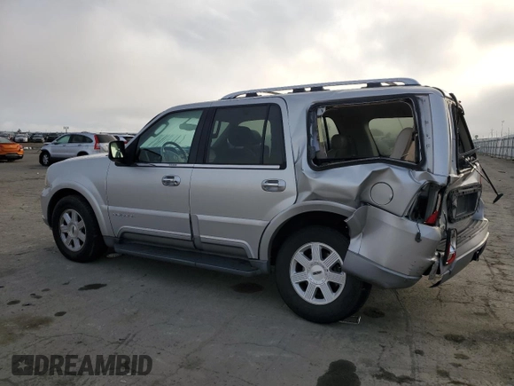2003 Lincoln Navigator Luxury with VIN 5LMFU28R03LJ41143, listed as a Copart auction lot 49954945 with 79,339 mi miles and Salvage title. Bid and sale history available at DreamBid. Image 2.