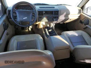 1994 Land Rover Discovery with VIN SALJY1282RA085655, listed as a Copart auction lot 87649665 with 147,779 mi miles and Clean Title. Bid and sale history available at DreamBid. Image 8.