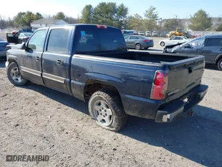 2005 Chevrolet Silverado 1500 LS with VIN 2GCEC13TX51388858, listed as a IAAI auction lot 41771105 with 266,554 mi miles. Bid and sale history available at carsss.com. Image 3.