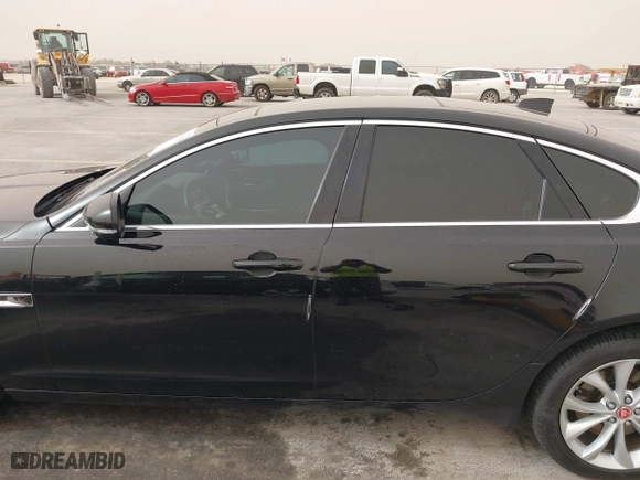 2019 Jaguar XF 25t Premium with VIN SAJBD4FX4KCY79210, listed as a IAAI auction lot 41716178 with 76,314 mi miles. Bid and sale history available at carsss.com. Image 14.