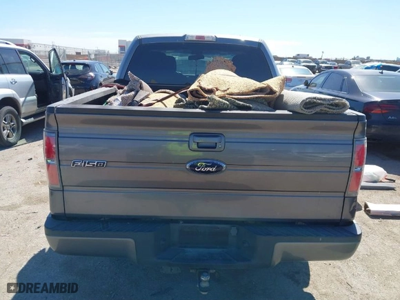 2010 Ford F-150 XL with VIN 1FTEW1C8XAKE14338, listed as a IAAI auction lot 41696686 with 186,475 mi miles. Bid and sale history available at carsss.com. Image 15.