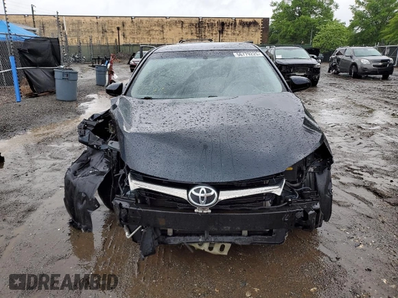 2015 Toyota Camry XLE z VIN 4T1BF1FK6FU886554, wystawiony jako Copart lot #56779225 z przebiegiem 175 713 mil mil oraz Czysty tytuł • Clean title. Historia ofert i sprzedaży dostępna na DreamBid. Obrazek 5.