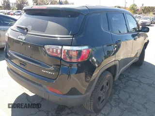 2018 Jeep Compass Sport z VIN 3C4NJDABXJT423666, wystawiony jako IAAI lot #41785935 z przebiegiem 60 880 mil mil oraz . Historia ofert i sprzedaży dostępna na DreamBid. Obrazek 4.