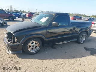 2000 Chevrolet S-10 LS with VIN 1GCCS14W6Y8196437, listed as a IAAI auction lot 41606752 with 269,949 mi miles. Bid and sale history available at carsss.com. Image 2.