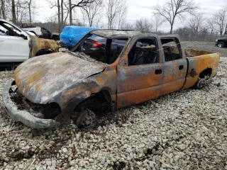 2003 GMC Sierra 2500HD SLT z VIN 1GTHK23133F243686, wystawiony jako Copart lot #48210565 z przebiegiem Nie podano mil oraz Nie do naprawy • Non repairable. Historia ofert i sprzedaży dostępna na DreamBid. Obrazek 1.