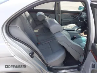 1998 BMW 5 Series 540i z VIN WBADE6328WBW62177, wystawiony jako IAAI lot #42450329 z przebiegiem Nie podano mil oraz . Historia ofert i sprzedaży dostępna na DreamBid. Obrazek 8.