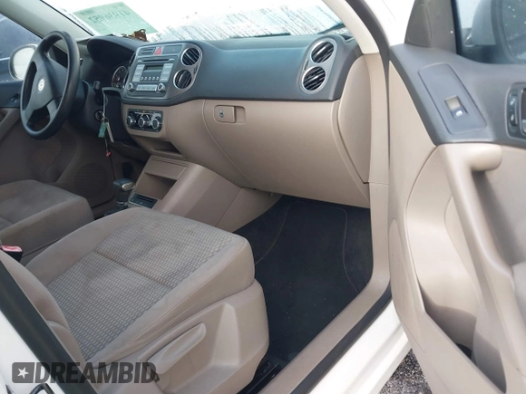 2010 Volkswagen Tiguan SEL with VIN WVGBV7AX6AW521541, listed as a IAAI auction lot 41936952 with 124,499 mi miles and . Bid and sale history available at DreamBid. Image 5.