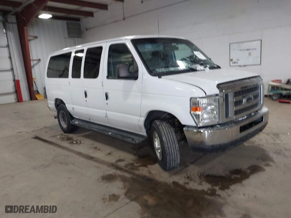 2012 Ford Econoline Wagon XL with VIN 1FBNE3BLXCDB00141, listed as a IAAI auction lot 41623087 with 173,289 mi miles. Bid and sale history available at carsss.com. Image 1.