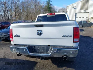 2019 Ram 1500 Big Horn z VIN 1C6RR7LT2KS558085, wystawiony jako IAAI lot #41836632 z przebiegiem 79 640 mil mil oraz . Historia ofert i sprzedaży dostępna na DreamBid. Obrazek 16.