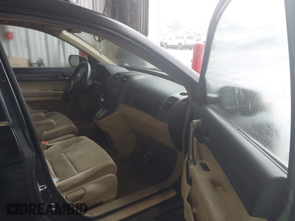 2008 Honda CR-V EX z VIN 3CZRE38568G706692, wystawiony jako IAAI lot #42442953 z przebiegiem 239 253 mil mil oraz . Historia ofert i sprzedaży dostępna na DreamBid. Obrazek 5.