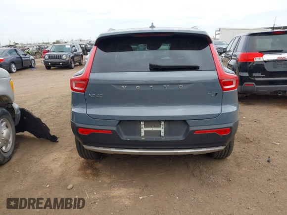 2021 Volvo XC40 Momentum with VIN YV4162UK3M2473571, listed as a IAAI auction lot 41718239 with 60,324 mi miles. Bid and sale history available at carsss.com. Image 16.