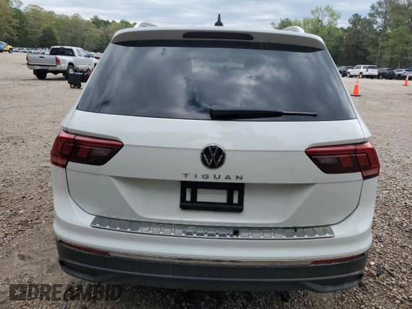 2024 Volkswagen Tiguan with VIN 3VVTB7AX3RM233619, listed as a Copart auction lot 51043355 with 1,002 mi miles and Salvage title. Bid and sale history available at DreamBid. Image 6.