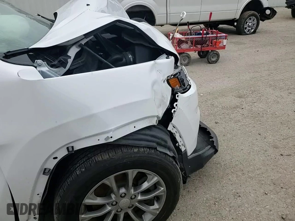 2020 Jeep Cherokee Latitude Plus z VIN 1C4PJLLBXLD552595, wystawiony jako Copart lot #48961565 z przebiegiem 56 801 mil mil oraz Szkoda całkowita • Salvage title. Historia ofert i sprzedaży dostępna na DreamBid. Obrazek 10.