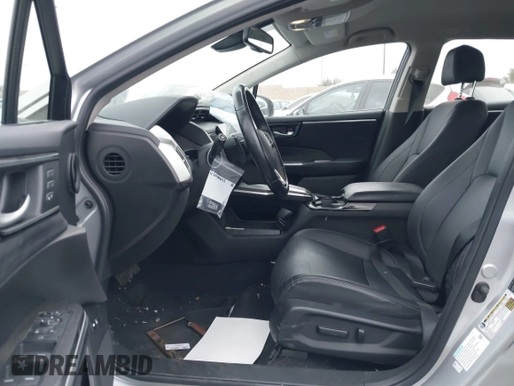 2018 Honda Clarity Touring with VIN JHMZC5F32JC014588, listed as a IAAI auction lot 42066633 with 89,316 mi miles. Bid and sale history available at carsss.com. Image 5.