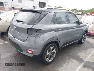 2022 Hyundai Venue SEL with VIN KMHRC8A31NU172040, listed as a IAAI auction lot 42037444 with 26,432 mi miles and . Bid and sale history available at DreamBid. Image 4.