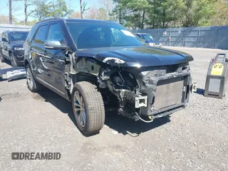 2019 Ford Explorer XLT z VIN 1FM5K8D83KGA01986, wystawiony jako IAAI lot #42114420 z przebiegiem 40 276 mil mil oraz . Historia ofert i sprzedaży dostępna na DreamBid. Obrazek 1.