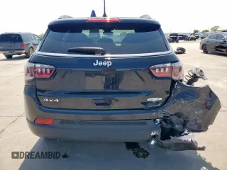 2025 Jeep Compass Latitude z VIN 3C4NJDBN9ST515927, wystawiony jako Copart lot #50828755 z przebiegiem 11 454 mil mil oraz Szkoda całkowita • Salvage title. Historia ofert i sprzedaży dostępna na DreamBid. Obrazek 6.
