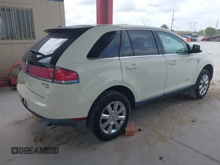 2008 Lincoln MKX with VIN 2LMDU88C78BJ33271, listed as a IAAI auction lot 42205460 with 148,146 mi miles and . Bid and sale history available at DreamBid. Image 4.