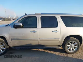 2009 GMC Denali z VIN 1GKFC062X9R274992, wystawiony jako IAAI lot #41239692 z przebiegiem 206 452 mil mil oraz . Historia ofert i sprzedaży dostępna na DreamBid. Obrazek 14.