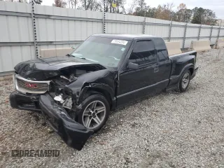 2002 GMC Sonoma SL Fleet with VIN 1GTCS19W828229163, listed as a Copart auction lot 47082535 with 289,304 mi miles and Salvage Title. Bid and sale history available at carsss.com. Image 1.