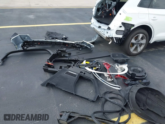 2025 Audi Q5 Premium с VIN WA1ABAFY3S2050913, выставлен на аукционе IAAI как лот 42403495 с пробегом 1 673 миль миль и . История ставок и продаж доступна на DreamBid. Изображение 12.