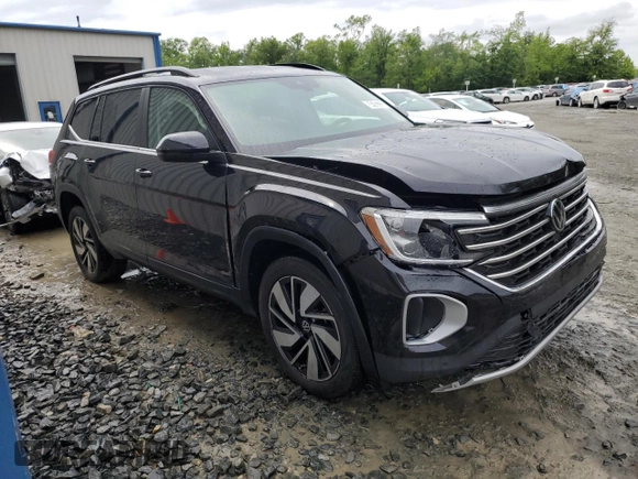 2024 Volkswagen Atlas SE with VIN 1V2HR2CA0RC581843, listed as a Copart auction lot 58782275 with 38,975 mi miles and Clean title. Bid and sale history available at DreamBid. Image 4.