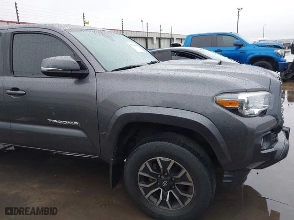 2020 Toyota Tacoma 4WD SR5 with VIN 5TFCZ5AN1LX227753, listed as a IAAI auction lot 41543939 with 35,860 mi miles. Bid and sale history available at carsss.com. Image 18.