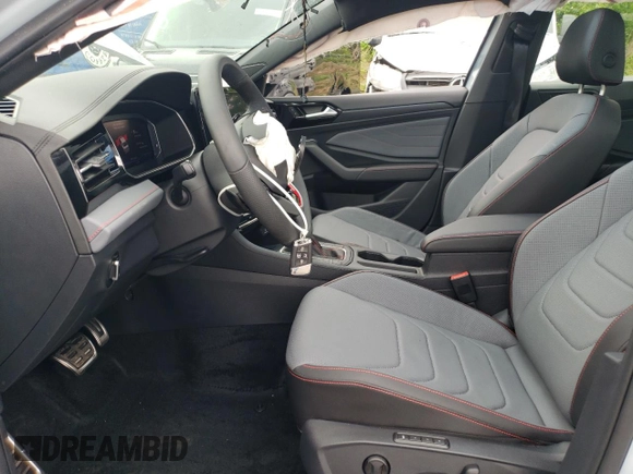 2025 Volkswagen Jetta GLI Autobahn z VIN 3VW2T7BU0SM061533, wystawiony jako Copart lot #57468185 z przebiegiem 175 mil mil oraz Szkody całkowita. Historia ofert i sprzedaży dostępna na DreamBid. Obrazek 7.