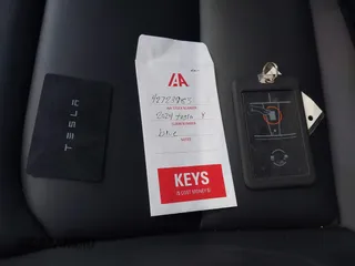2024 Tesla Model Y с VIN 7SAYGDED5RF015208, выставлен на аукционе IAAI как лот 42723983 с пробегом 10 223 миль миль и . История ставок и продаж доступна на DreamBid. Изображение 11.