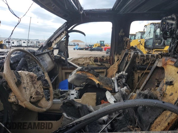 2015 Ford F-250 Lariat z VIN 1FT7W2B65FEA81695, wystawiony jako Copart lot #63207315 z przebiegiem Nie podano mil oraz Szkoda całkowita • Salvage title. Historia ofert i sprzedaży dostępna na DreamBid. Obrazek 7.