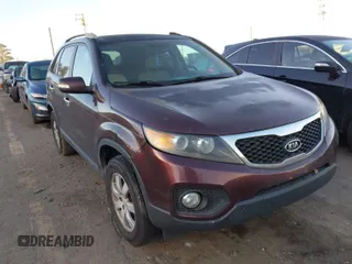 2011 Kia Sorento LX with VIN 5XYKT4A11BG139193, listed as a IAAI auction lot 41828090 with 217,298 mi miles. Bid and sale history available at carsss.com. Image 1.