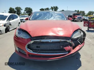 2014 Tesla Model S 60 with VIN 5YJSA1H1XEFP31861, listed as a Copart auction lot 65275815 with Not provided miles and Clean title. Bid and sale history available at DreamBid. Image 5.