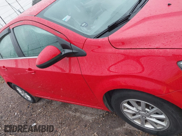 2019 Chevrolet Sonic LT z VIN 1G1JD5SB9K4135048, wystawiony jako IAAI lot #41615175 z przebiegiem 45 826 mil mil oraz . Historia ofert i sprzedaży dostępna na DreamBid. Obrazek 14.
