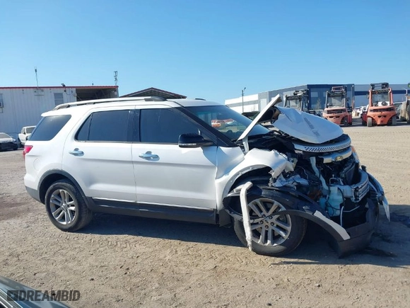 2014 Ford Explorer XLT with VIN 1FM5K7D86EGB07556, listed as a IAAI auction lot 41526407 with NaN miles. Bid and sale history available at carsss.com. Image 13.
