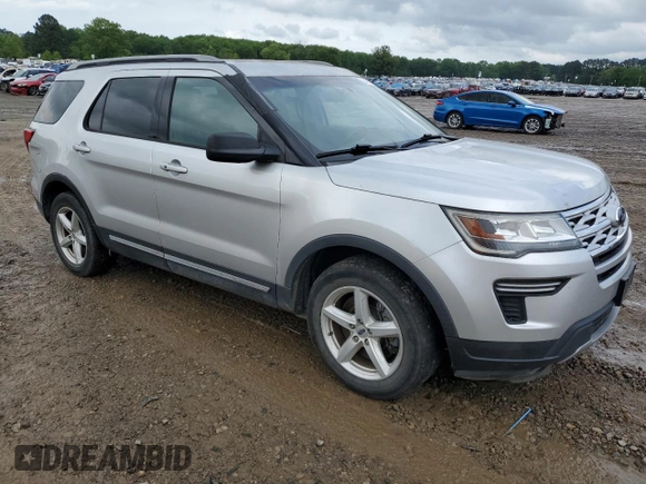 2018 Ford Explorer XLT z VIN 1FM5K7D81JGC69458, wystawiony jako Copart lot #54015705 z przebiegiem 169 783 mil mil oraz Szkoda całkowita • Salvage title. Historia ofert i sprzedaży dostępna na DreamBid. Obrazek 4.