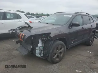 2017 Jeep Cherokee Latitude с VIN 1C4PJMCB9HW512414, выставлен на аукционе Copart как лот 54179234 с пробегом 89 462 миль миль и Списание • Salvage title. История ставок и продаж доступна на DreamBid. Изображение 1.