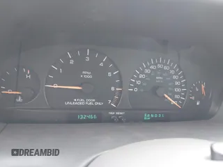 1998 Chrysler Town & Country LXi with VIN 1C4GP64L8WB589426, listed as a IAAI auction lot 41535344 with 132,466 mi miles. Bid and sale history available at carsss.com. Image 7.