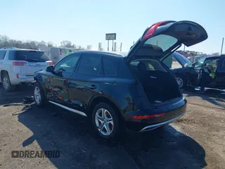2018 Audi Q5 Premium with VIN WA1ANAFY7J2143407, listed as a IAAI auction lot 41642531 with 71,169 mi miles. Bid and sale history available at carsss.com. Image 3.