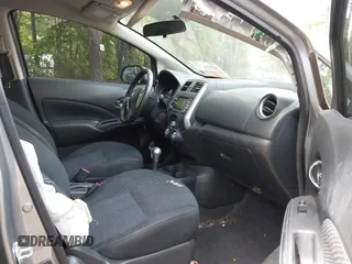 2014 Nissan Note SV z VIN 3N1CE2CP2EL376683, wystawiony jako IAAI lot #42123277 z przebiegiem 144 171 mil mil oraz . Historia ofert i sprzedaży dostępna na DreamBid. Obrazek 5.