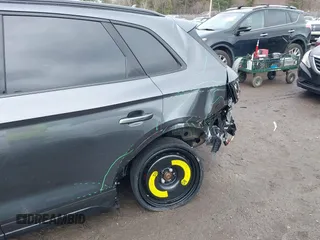 2025 Audi SQ5 Premium Plus z VIN WA1B4AFY6S2052377, wystawiony jako IAAI lot #41971801 z przebiegiem 108 mil mil oraz . Historia ofert i sprzedaży dostępna na DreamBid. Obrazek 20.