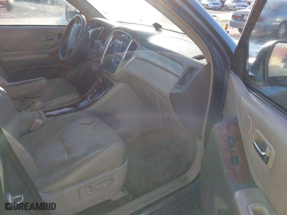 2005 Toyota Highlander with VIN JTEDP21A850067867, listed as a IAAI auction lot 41440593 with 285,688 mi miles. Bid and sale history available at carsss.com. Image 5.
