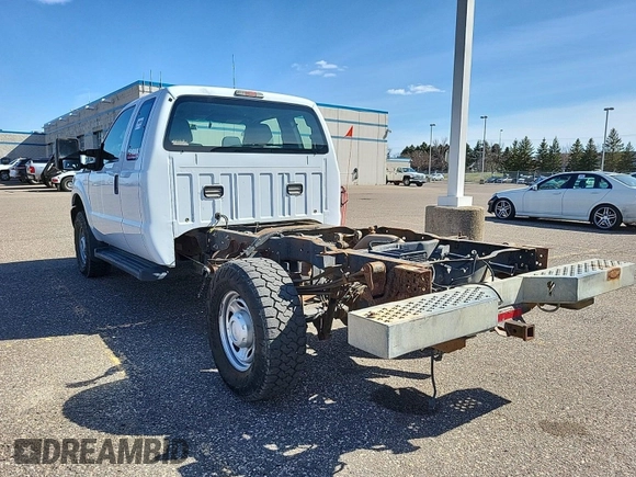 2015 Ford F-350 z VIN 1FD7X3B63FED45155, wystawiony jako IAAI lot #42381547 z przebiegiem 96 123 mil mil oraz . Historia ofert i sprzedaży dostępna na DreamBid. Obrazek 20.